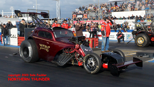 Derrick Moreira - 'Nitro Junkies' (near lane) 
vs Matt Leonard- 'Nitro Rat' (far lane)